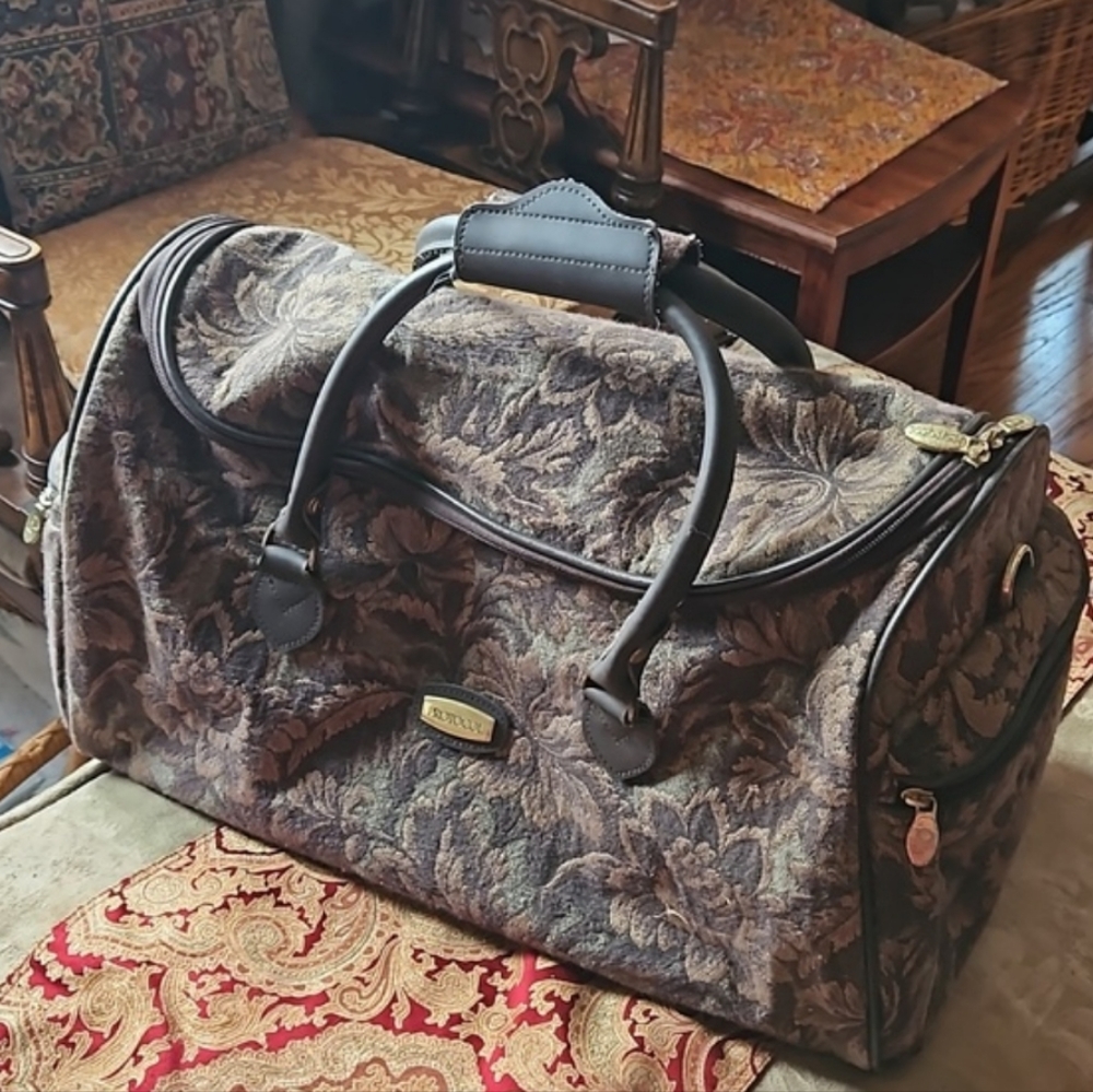 1day$  Needlepoint duffle exc condition Carry-on Tapestry Collectible